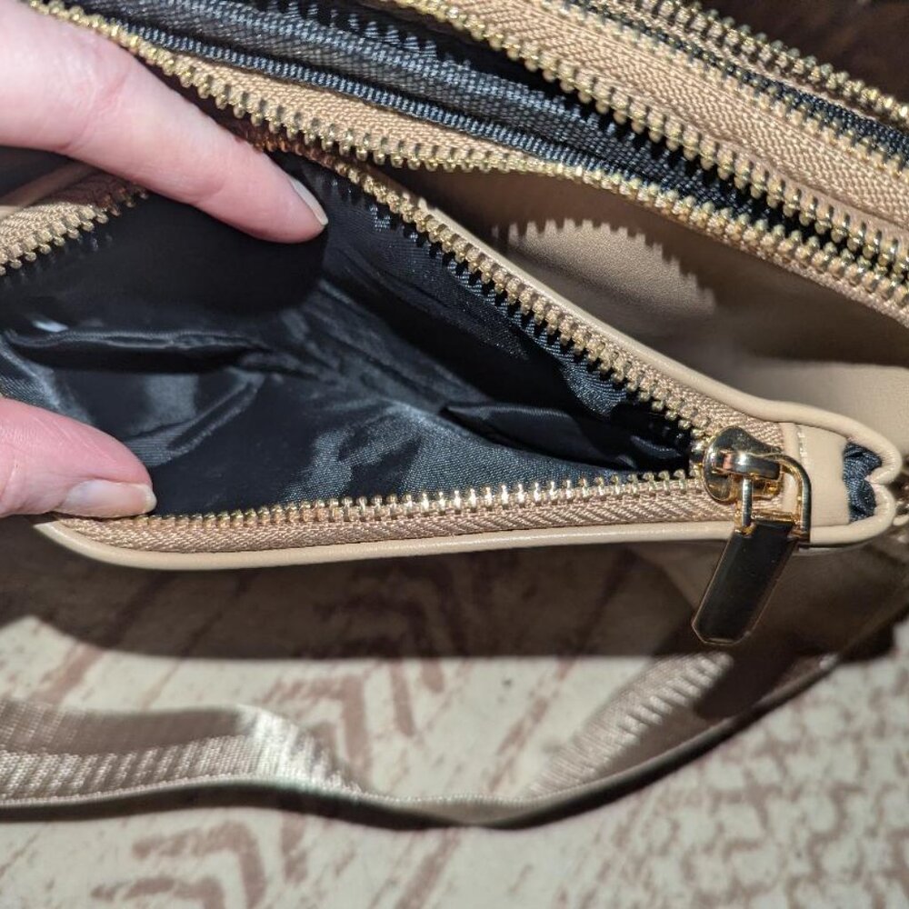 NWT Crossbody travel purse removable strap, natural color, tan - Picture 7 of 10